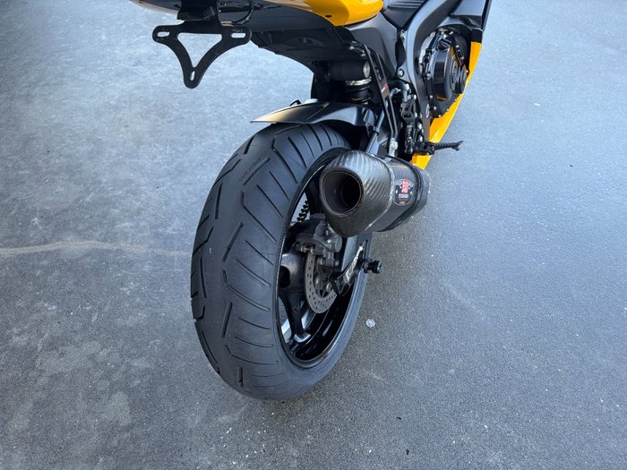 2016 Suzuki GSX-R750 Yellow