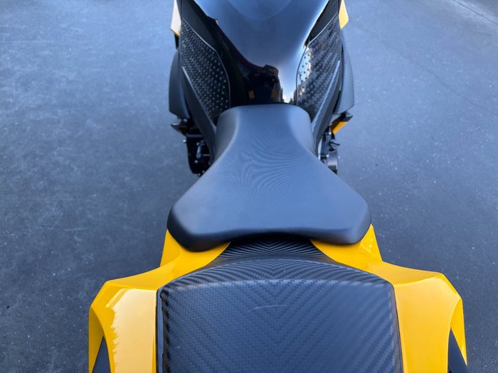 2016 Suzuki GSX-R750 Yellow