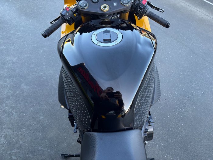 2016 Suzuki GSX-R750 Yellow