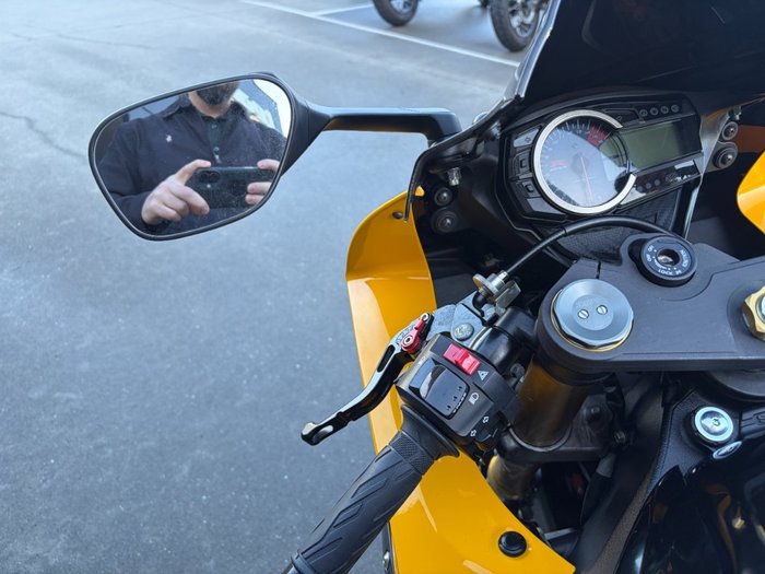 2016 Suzuki GSX-R750 Yellow