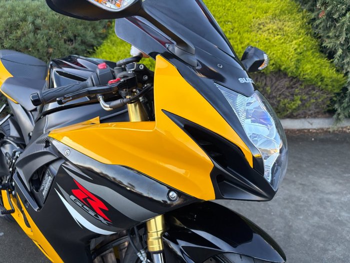 2016 Suzuki GSX-R750 Yellow