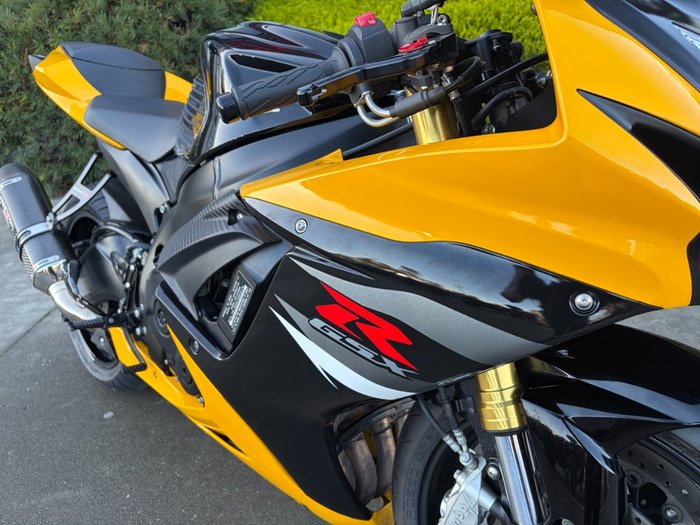 2016 Suzuki GSX-R750 Yellow