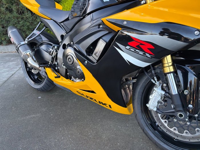 2016 Suzuki GSX-R750 Yellow
