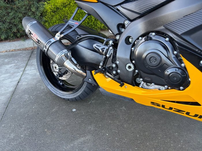 2016 Suzuki GSX-R750 Yellow