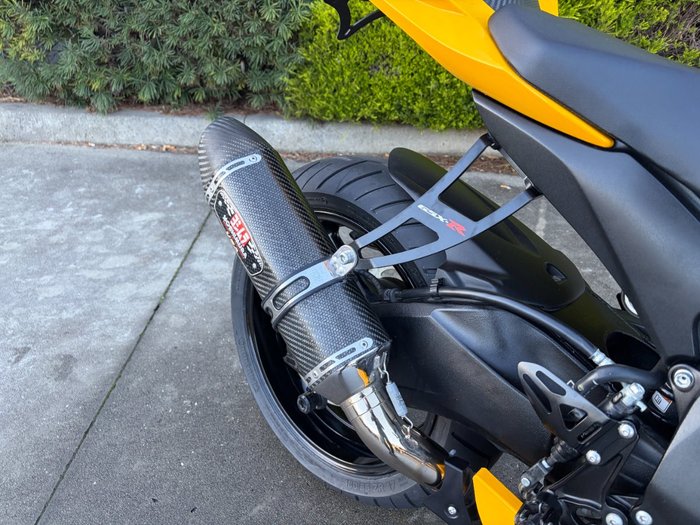2016 Suzuki GSX-R750 Yellow