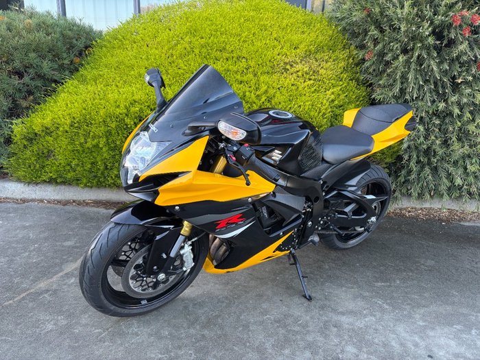 2016 Suzuki GSX-R750 Yellow