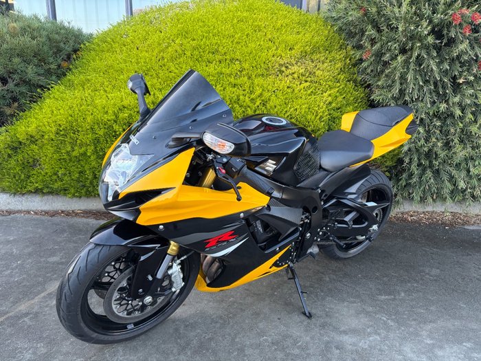 2016 Suzuki GSX-R750 Yellow