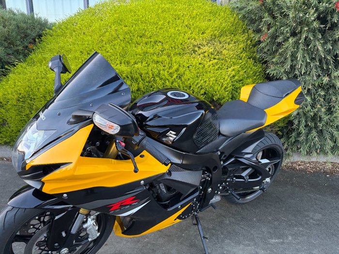 2016 Suzuki GSX-R750 Yellow
