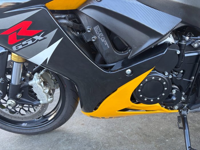 2016 Suzuki GSX-R750 Yellow