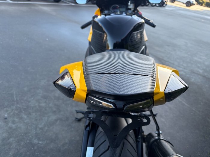 2016 Suzuki GSX-R750 Yellow