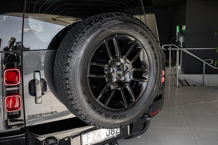 2023 Land Rover Defender 110 P400 X-Dynamic HSE