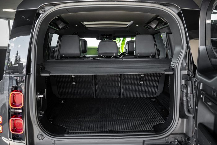 2023 Land Rover Defender 110 P400 X-Dynamic HSE