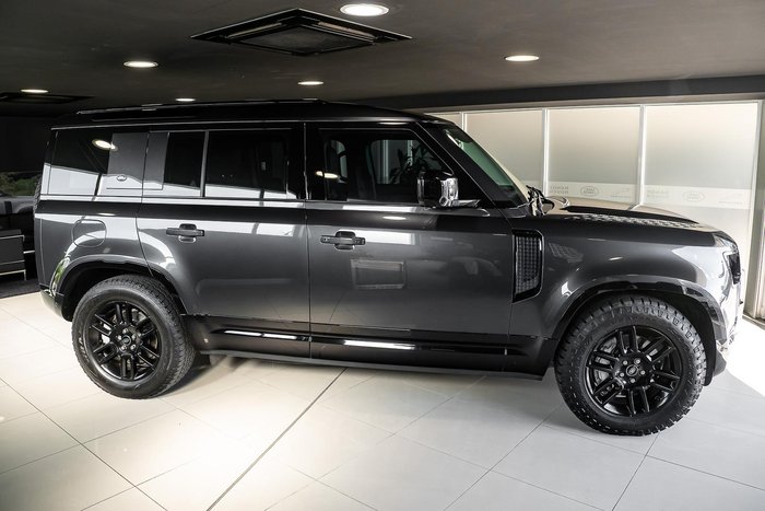 2023 Land Rover Defender 110 P400 X-Dynamic HSE