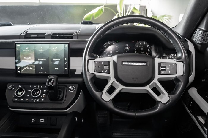 2023 Land Rover Defender 110 P400 X-Dynamic HSE