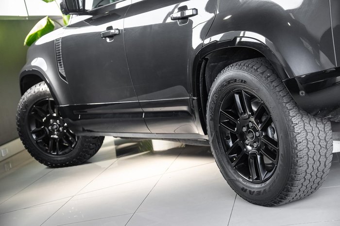 2023 Land Rover Defender 110 P400 X-Dynamic HSE