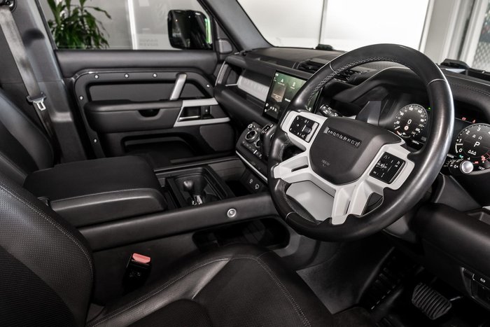 2023 Land Rover Defender 110 P400 X-Dynamic HSE