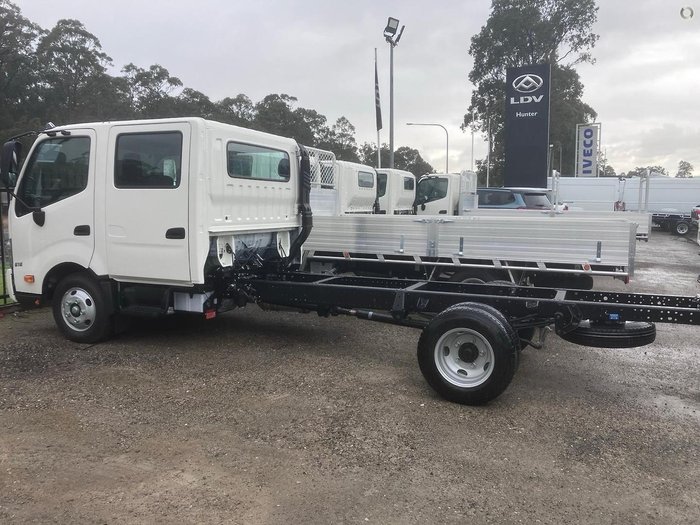 2025 Hino 300 Series 616 Crew