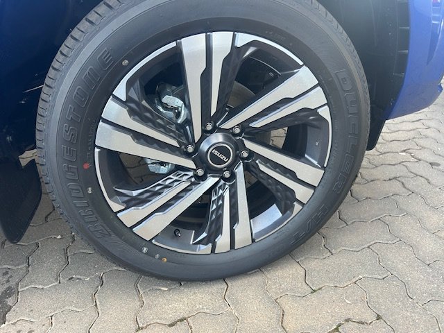2025 Isuzu MU-X LS-T