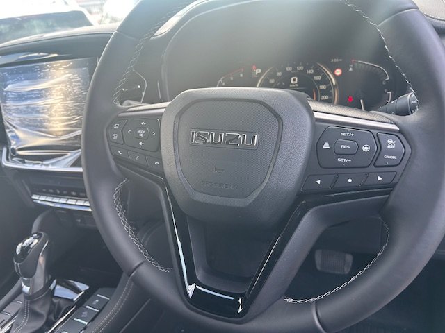 2025 Isuzu MU-X LS-T