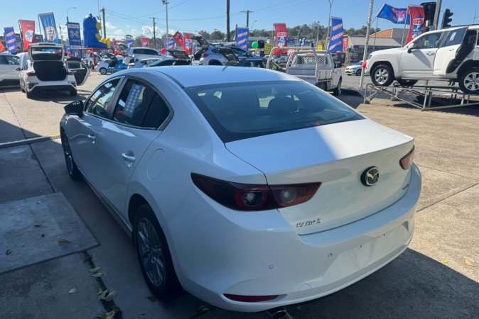 2024 MAZDA MAZDA3 G20 PURE