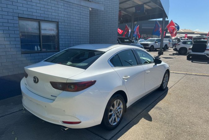 2024 MAZDA MAZDA3 G20 PURE