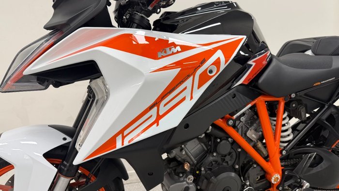 2018 Ktm 1290 SUPER DUKE GT White