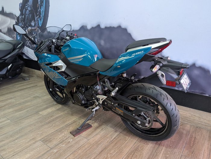 2020 Kawasaki NINJA 400 SE GREEN
