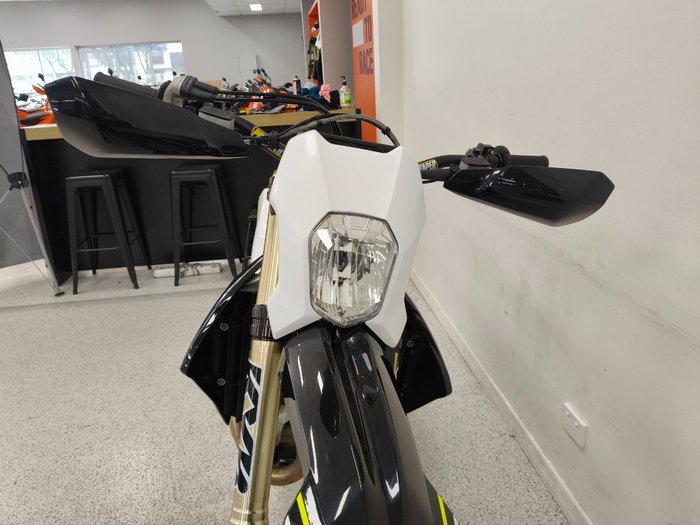 2026 Triumph TF 450-E BLACK/WHIT