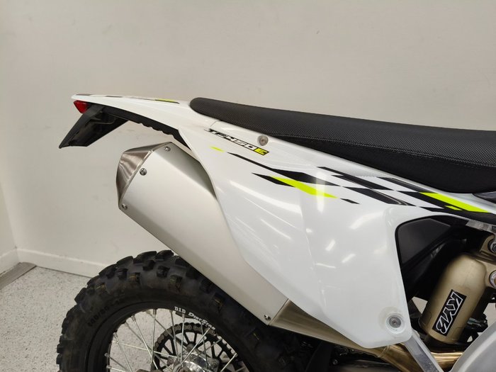 2026 Triumph TF 450-E BLACK/WHIT