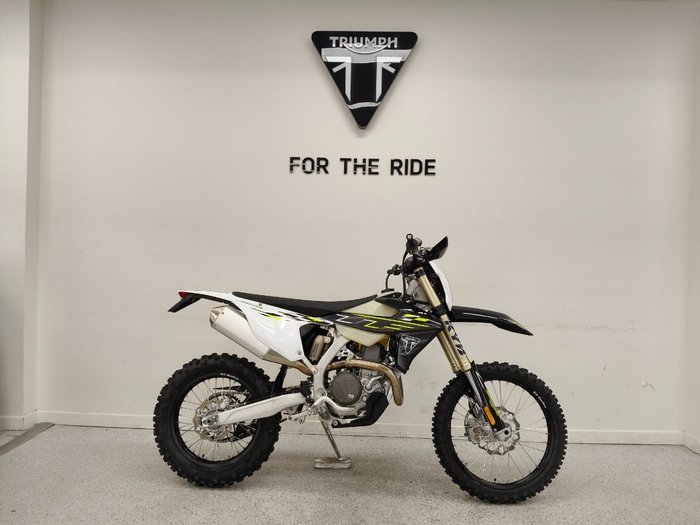 2026 Triumph TF 450-E BLACK/WHIT