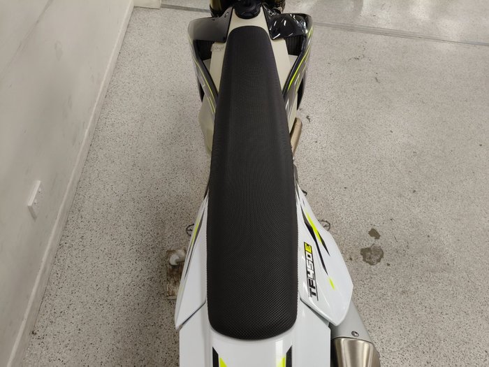 2026 Triumph TF 450-E BLACK/WHIT