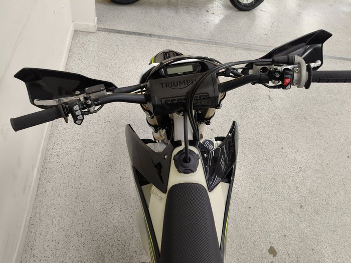 2026 Triumph TF 450-E BLACK/WHIT