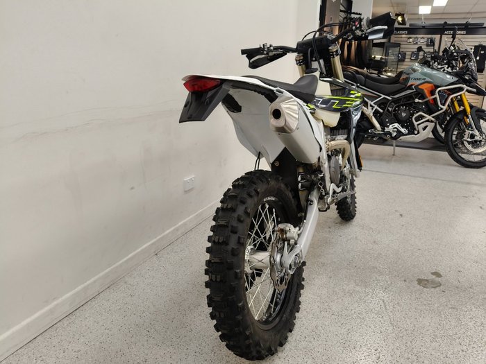 2026 Triumph TF 450-E BLACK/WHIT