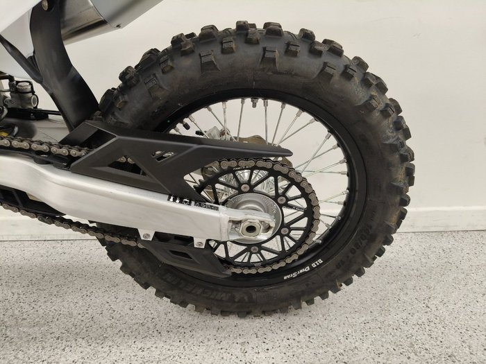 2026 Triumph TF 450-E BLACK/WHIT
