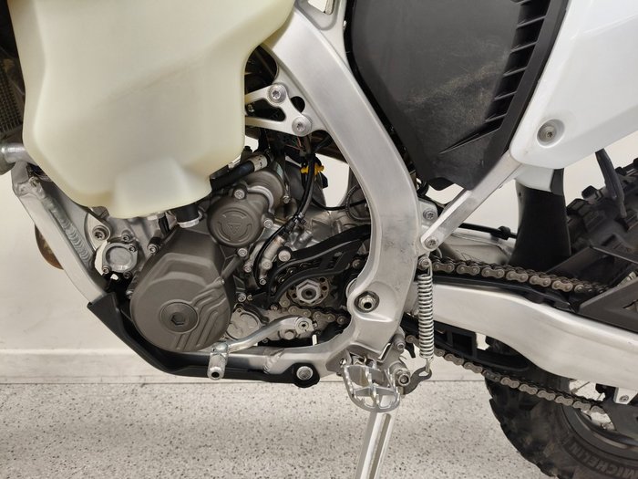 2026 Triumph TF 450-E BLACK/WHIT