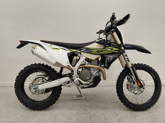 2026 Triumph TF 450-E BLACK/WHIT