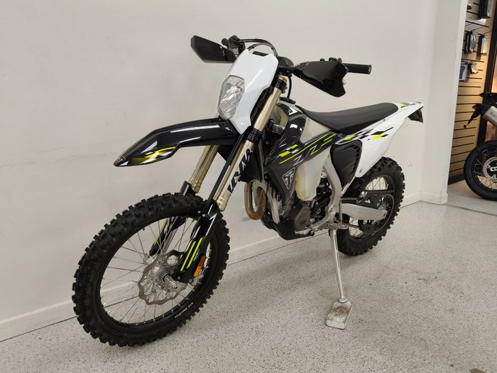 2026 Triumph TF 450-E BLACK/WHIT