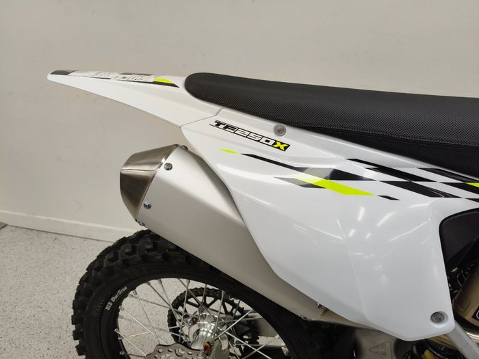 2026 Triumph TF 250-X BLACK/WHIT