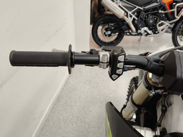 2026 Triumph TF 250-X BLACK/WHIT