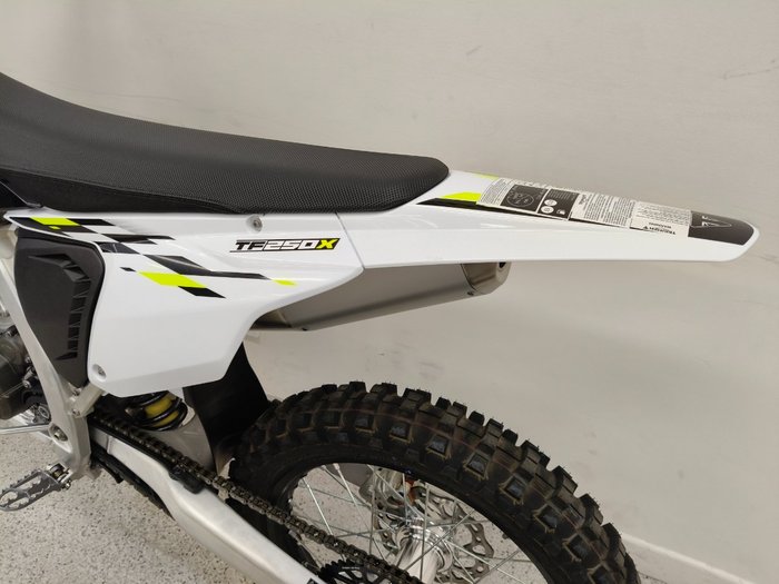2026 Triumph TF 250-X BLACK/WHIT