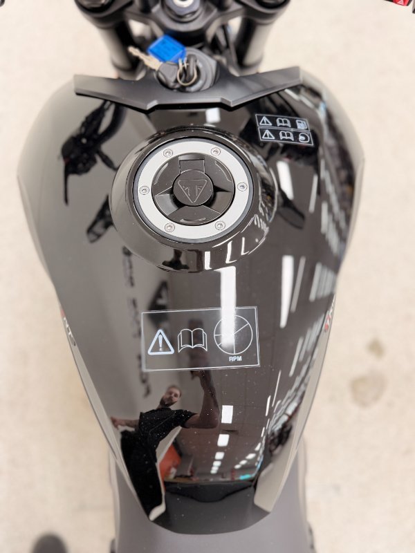 2026 Triumph TRIDENT 800 Jet Black