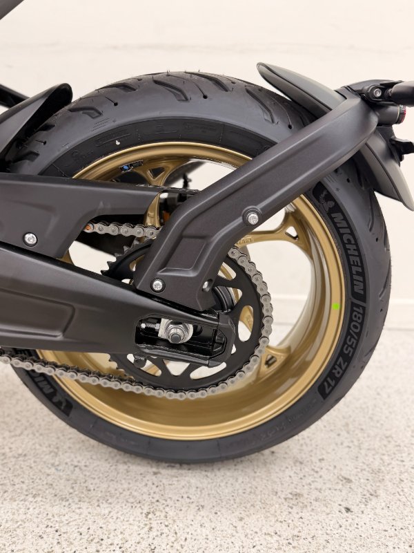 2026 Triumph TRIDENT 800 Jet Black