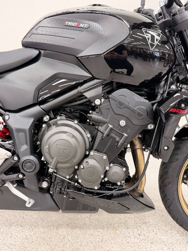 2026 Triumph TRIDENT 800 Jet Black