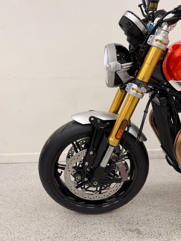 2026 Triumph BONNEVILLE SPEED TWIN 1200 RS black