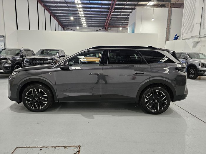 2025 Peugeot 5008 GT Premium Hybrid