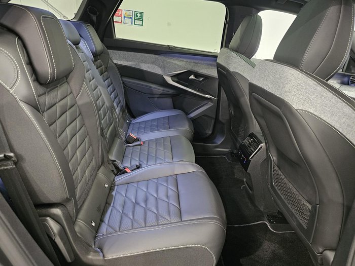 2025 Peugeot 5008 GT Premium Hybrid