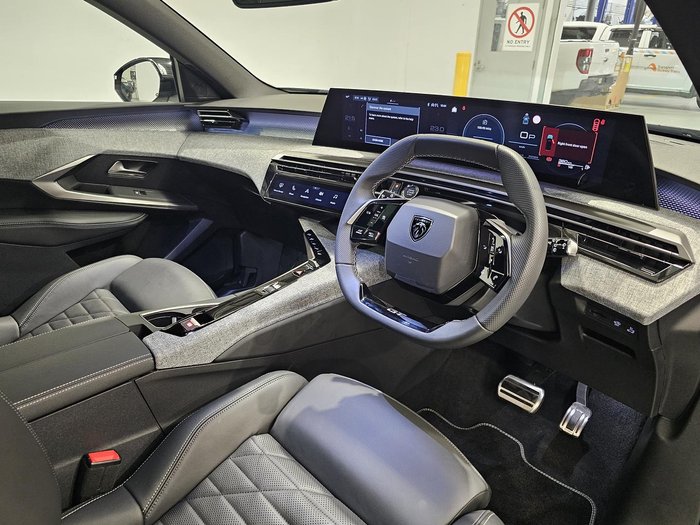 2025 Peugeot 5008 GT Premium Hybrid