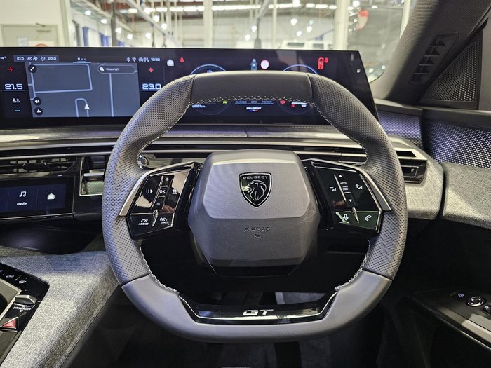2025 Peugeot 5008 GT Premium Hybrid