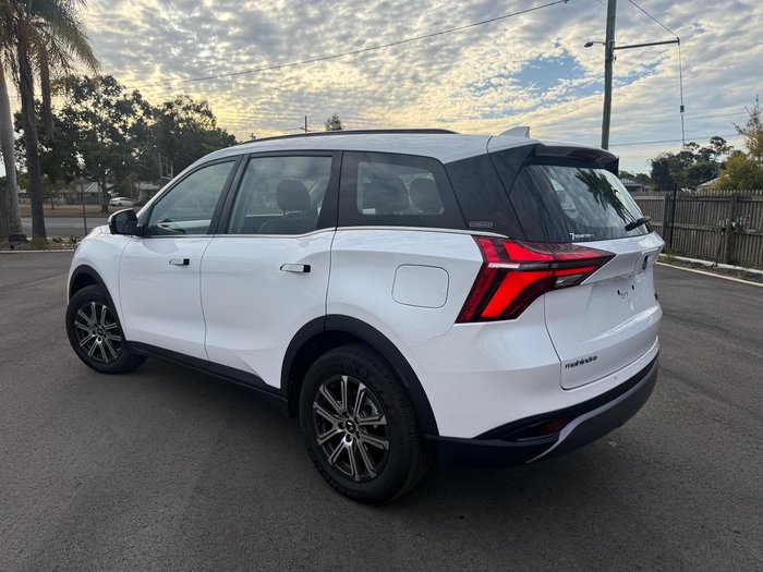 2025 Mahindra XUV700 AX7L