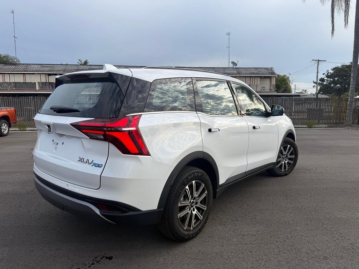 2025 Mahindra XUV700 AX7L